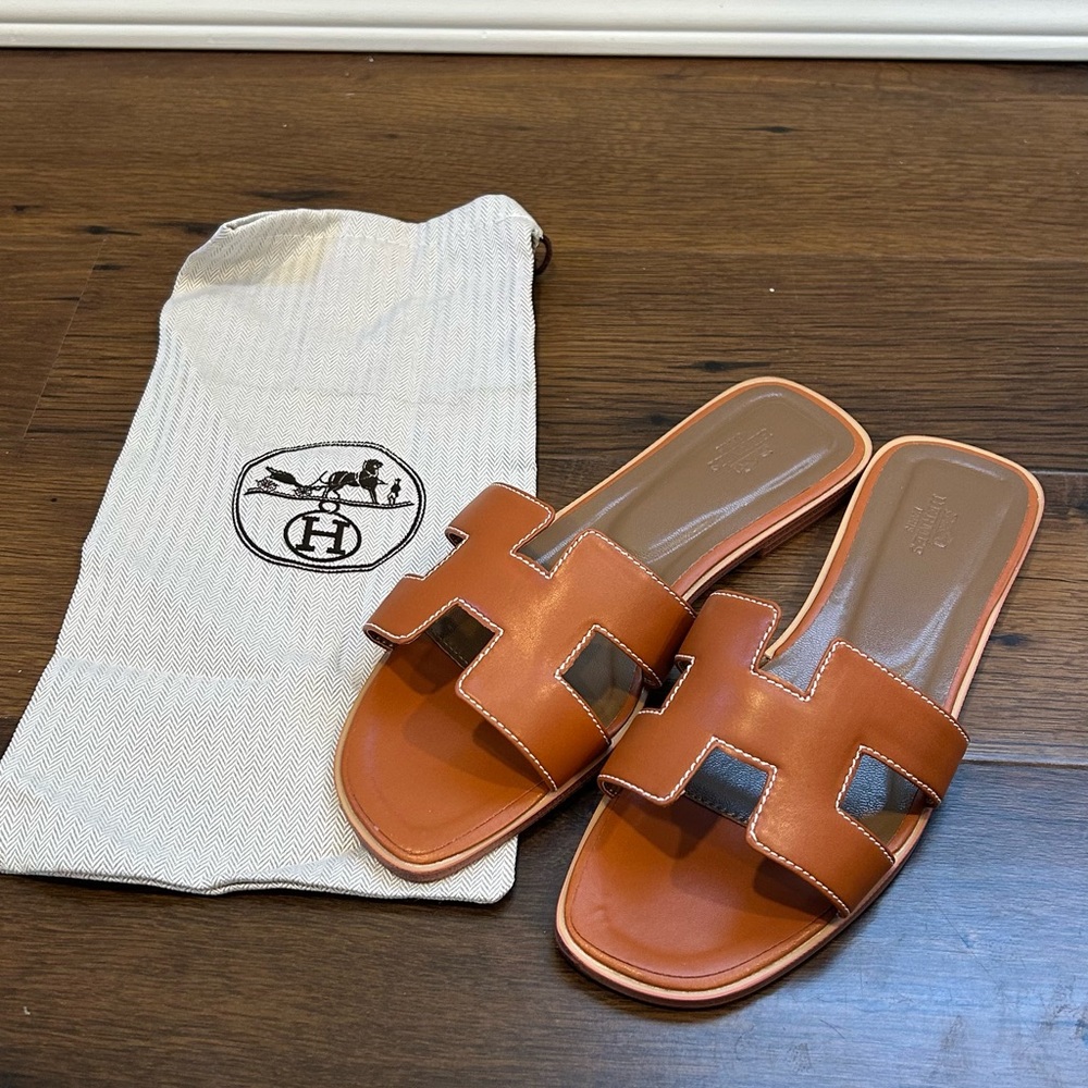 H sandals